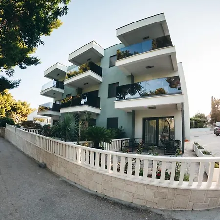 Sabbioncello Apartment *